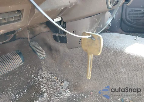 2000 Toyota Tundra Sr5 V8 z USA, uszkodzony, nr VIN 5TBRT3418YS001269